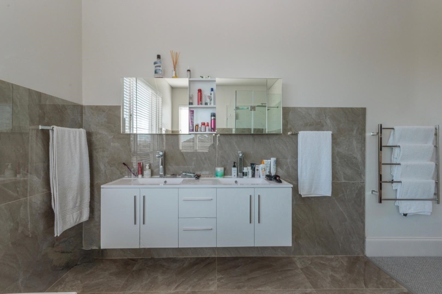 3 Bedroom Property for Sale in Sunset Beach Western Cape